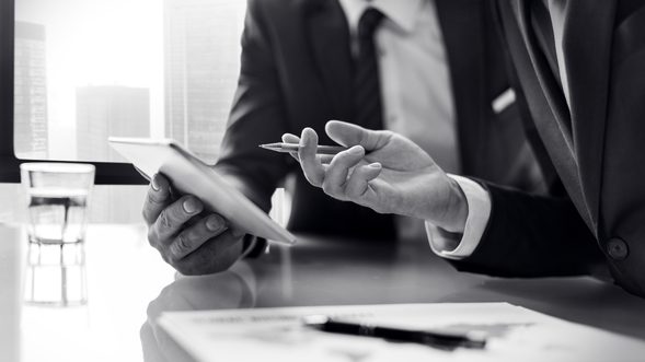 Big Four vs. Mid-Tier Audit Firms in Dubai